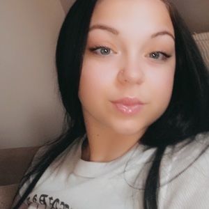 Meet your Posher, Shila